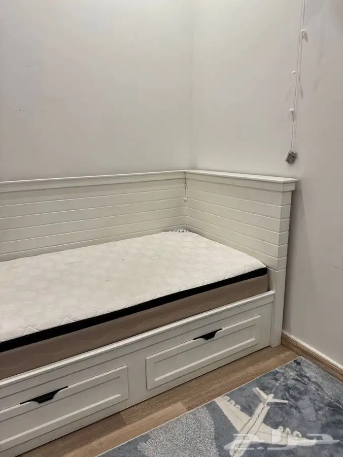 سرير مع مرتبة 2