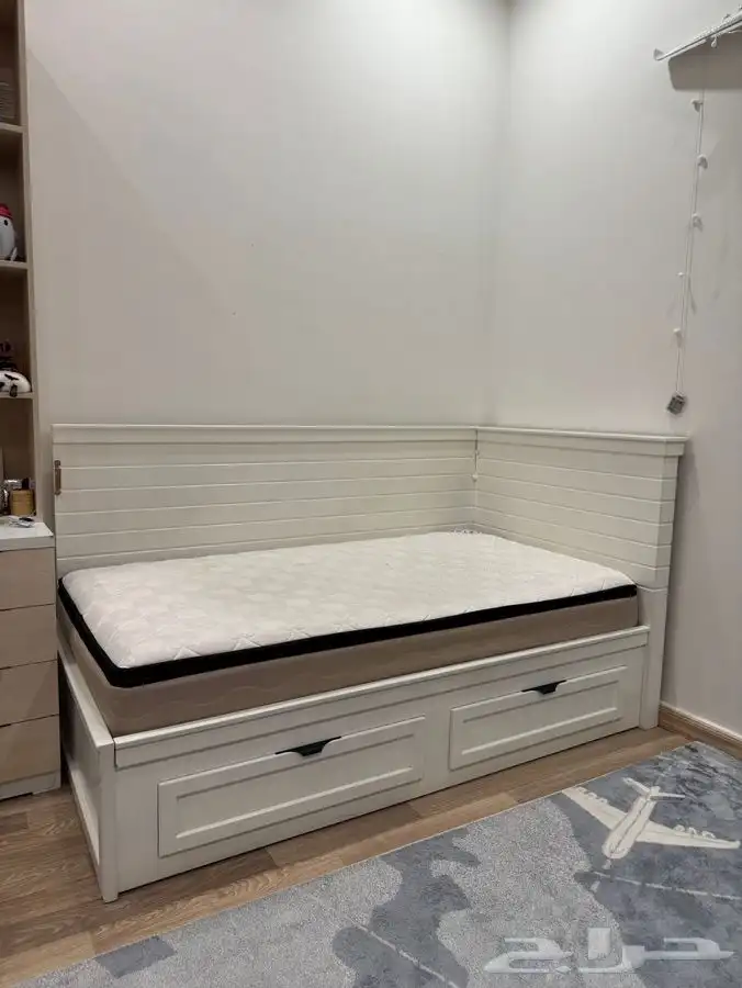 سرير مع مرتبة 0