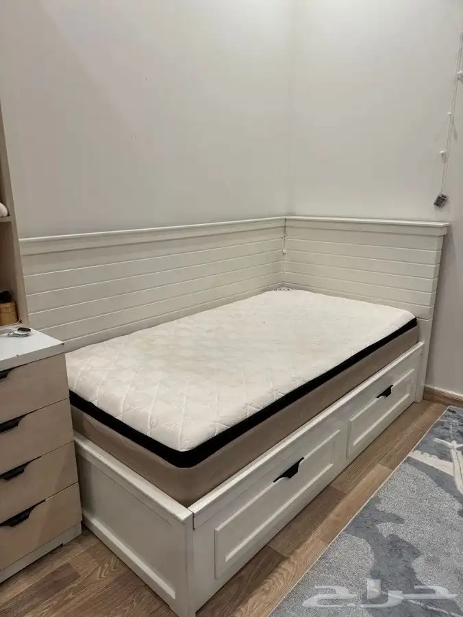 سرير مع مرتبة 3