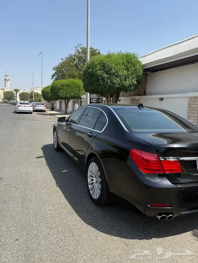 بي ام دبليو 730 2011 8