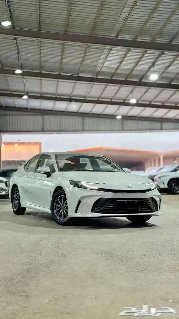 تويوتا كامري E بنزين 2025 بنزين كاش واقساط 0