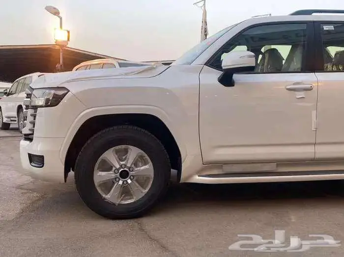 تويوتا لاندكروزر GXR2 بنزين 2025 كاش واقساط 1