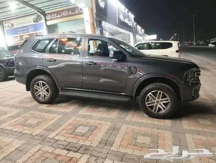 فورد ايفرست XLS ديزل 2024 ممشى 5000 كم فقط 7