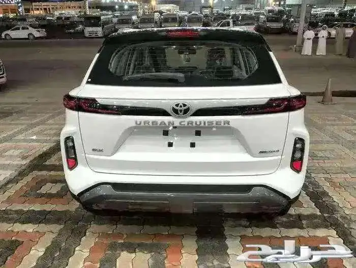 تويوتا اوربان كروزر GLX موديل 2025 سعودى 4