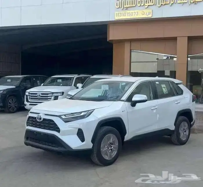 تويوتا راف فور هايبرد 2025 لدى العوده للسيارات 0