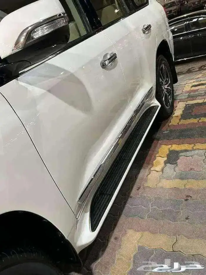 للبيع جيب قراند تورنق 2021 سعودي عداد قليل V8 ( مخززنه ) 8
