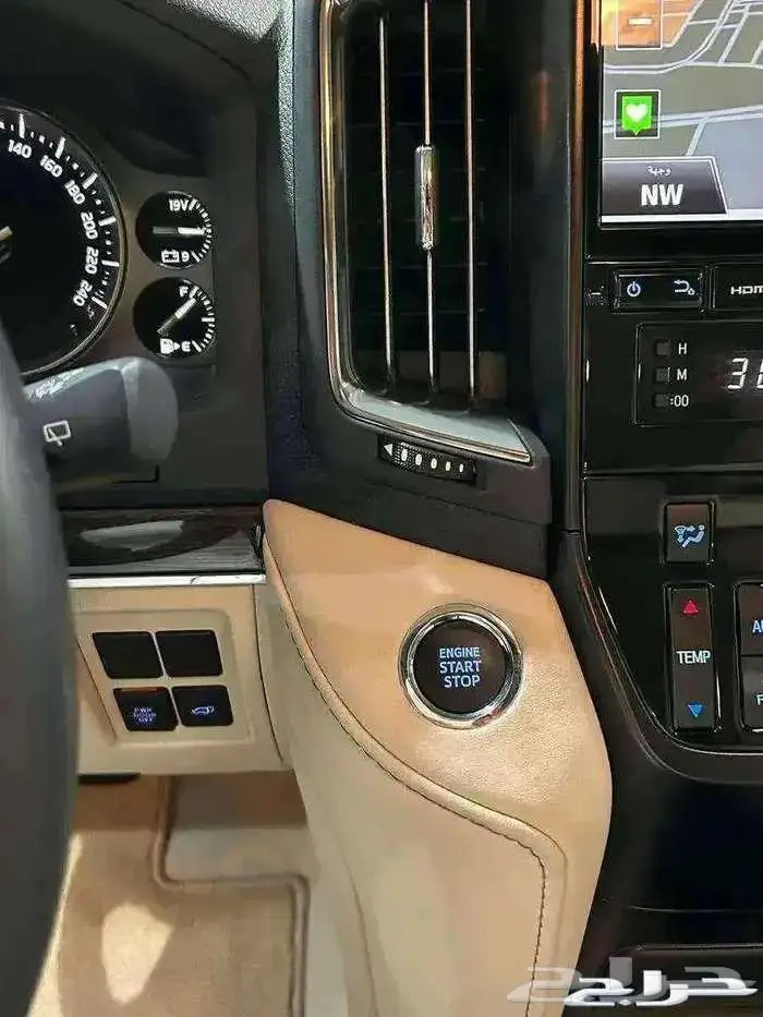 للبيع جيب قراند تورنق 2021 سعودي عداد قليل V8 ( مخززنه ) 36