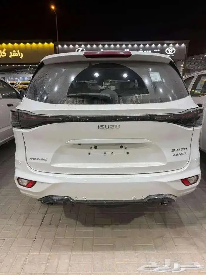 ايسوزو لميتد 2025 قير اوتماتيك ديزل دبل 2