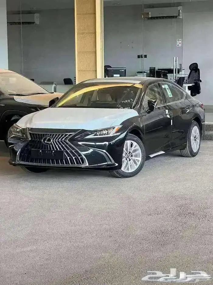 لكزس ES 250 فئه AA موديل 2025 متوفر لدى الحسن 0