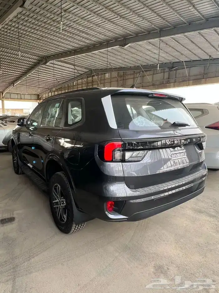 فورد ايفرست 2025 XLS و XLT بالنقد والتقسيط 1