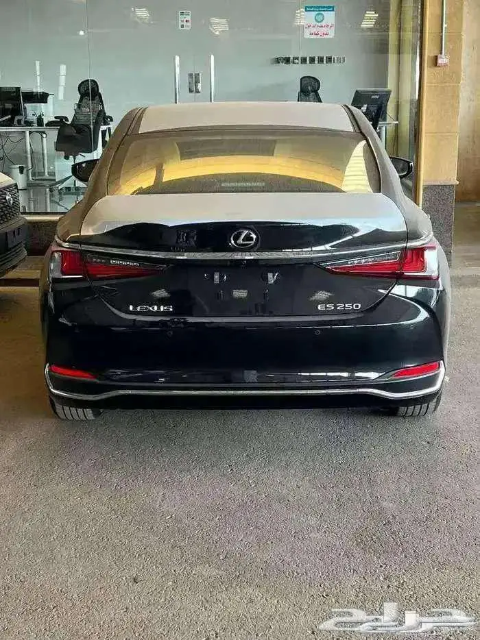 لكزس ES 250 فئه AA موديل 2025 متوفر لدى الحسن 4