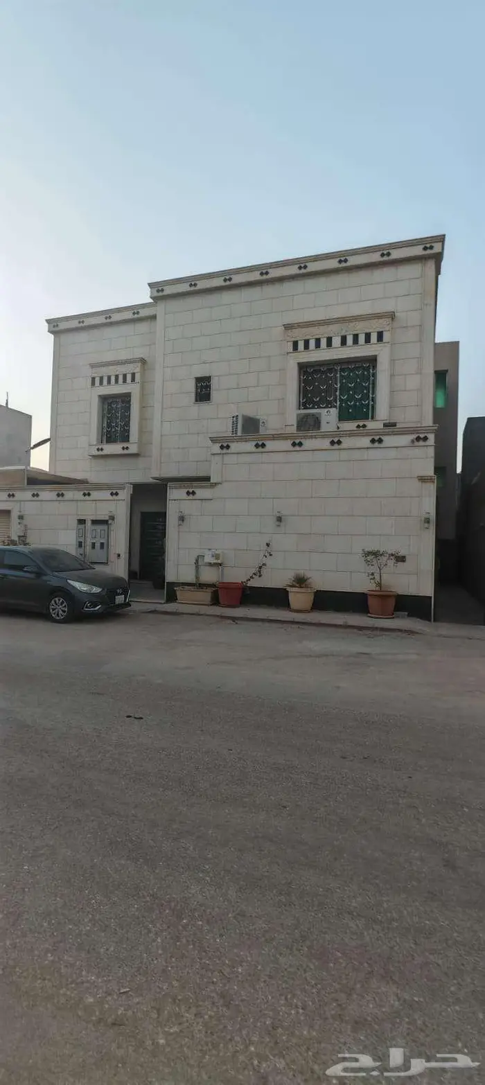 شقه بحي العارض للايجار 33.000 0