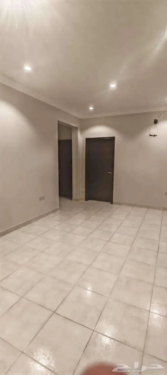 شقه بحي العارض للايجار 33.000 1