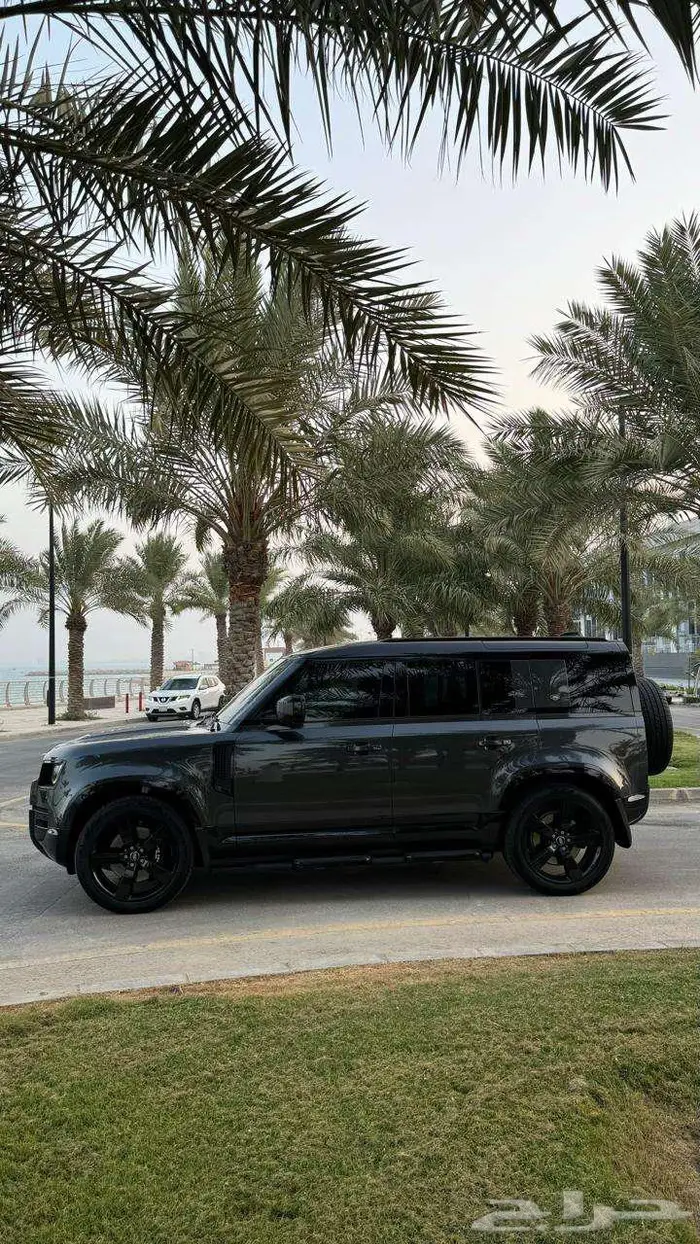لاندروفر ديفندر HSE 2024 12