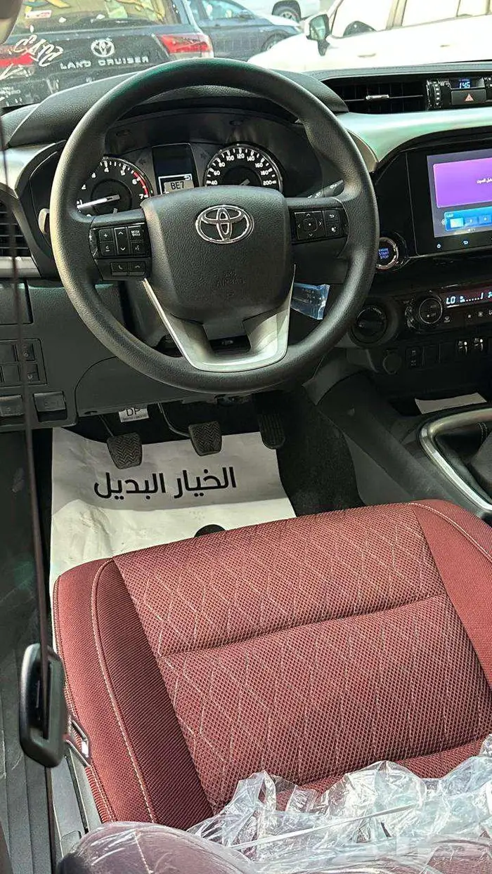 تويوتا هايلكس S-GLX بنزين جير عادي 2025 8