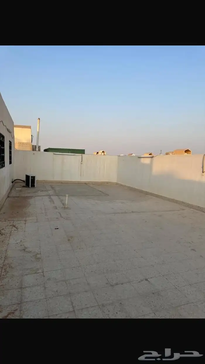 شقة ثلاث غرف وصاله ومجلس حي المونسية 1