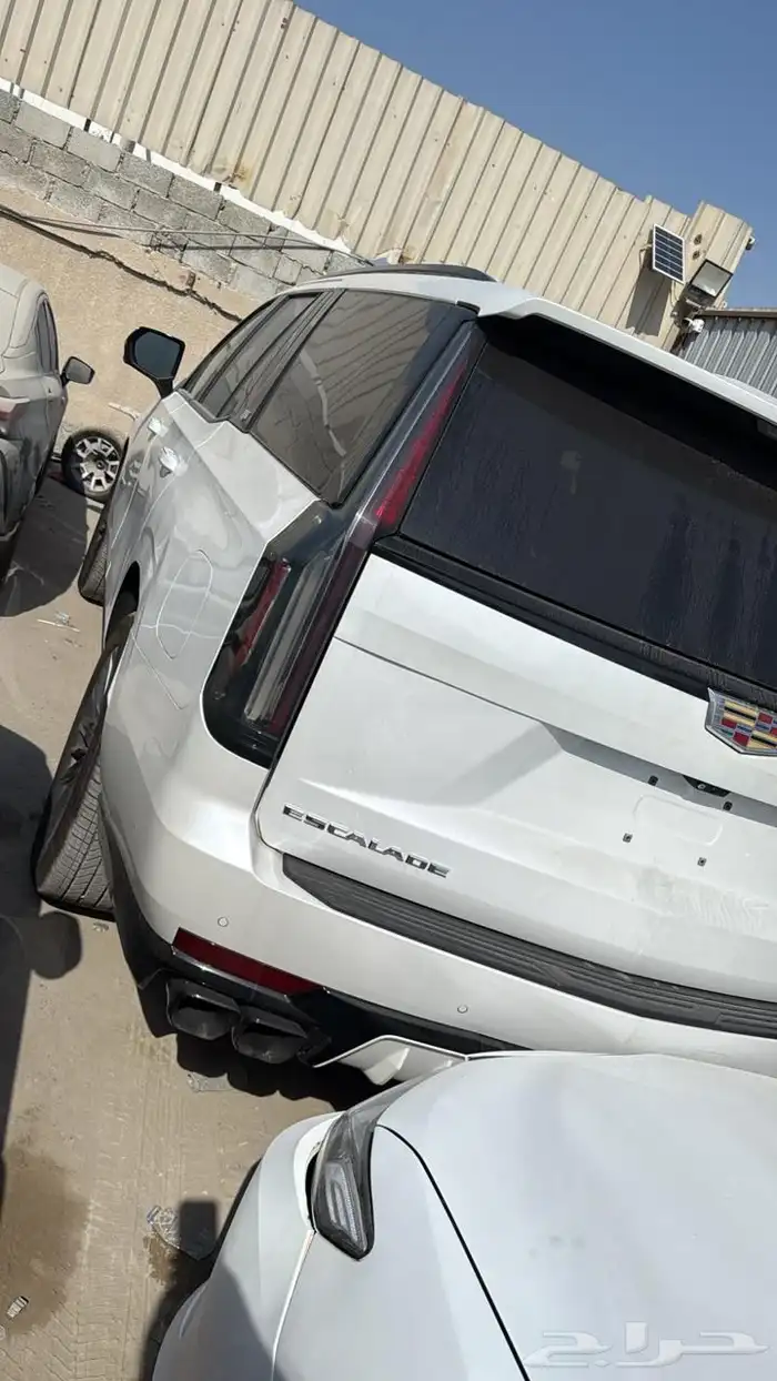 cadillac escalade v 2024في دبي 2
