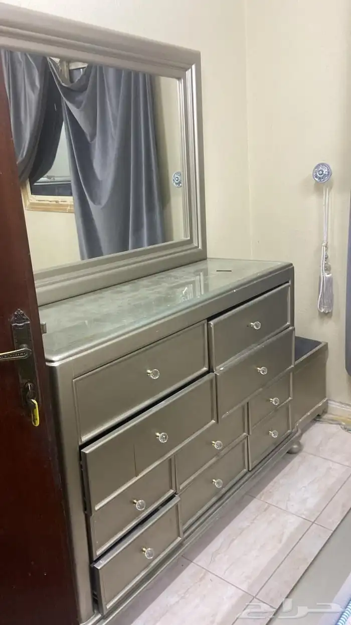 للبيع غرفة نوم 2