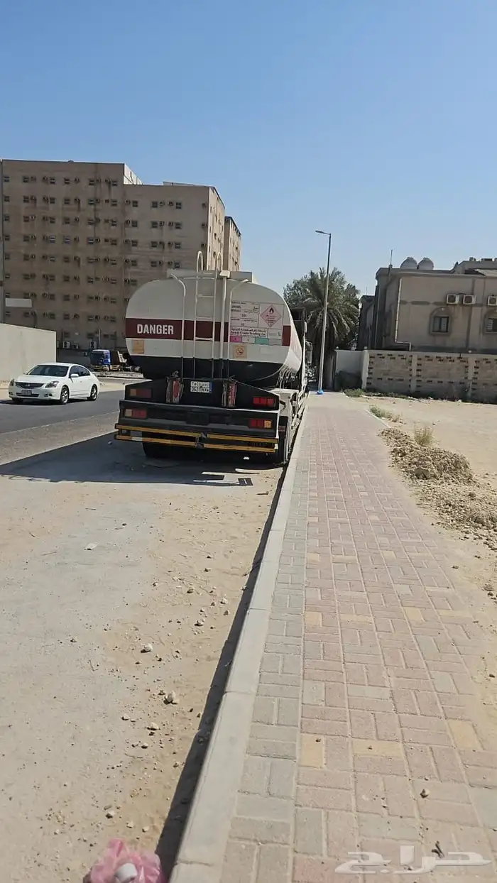 صهريج بنزين 40 الف لتر للبيع عدد 5 1
