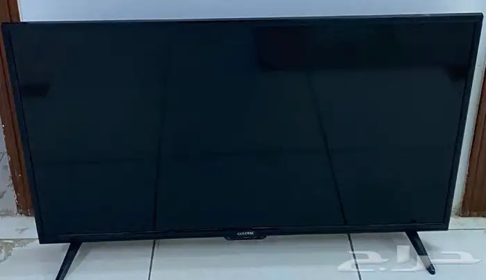 شاشة مع طاوله 1