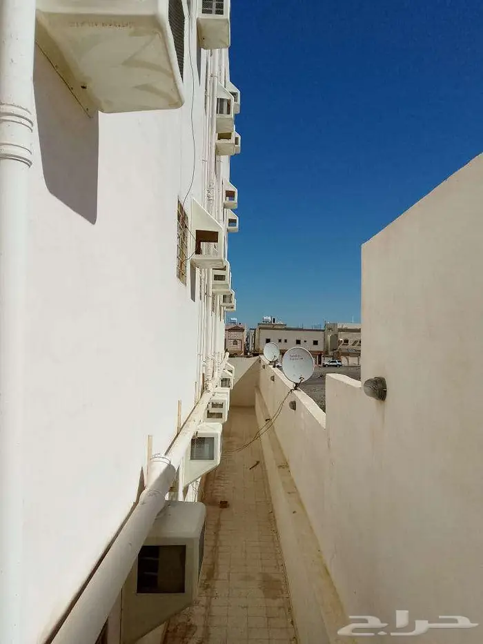 عمارة للبيع 7 شقق وملحق ب التلال 8