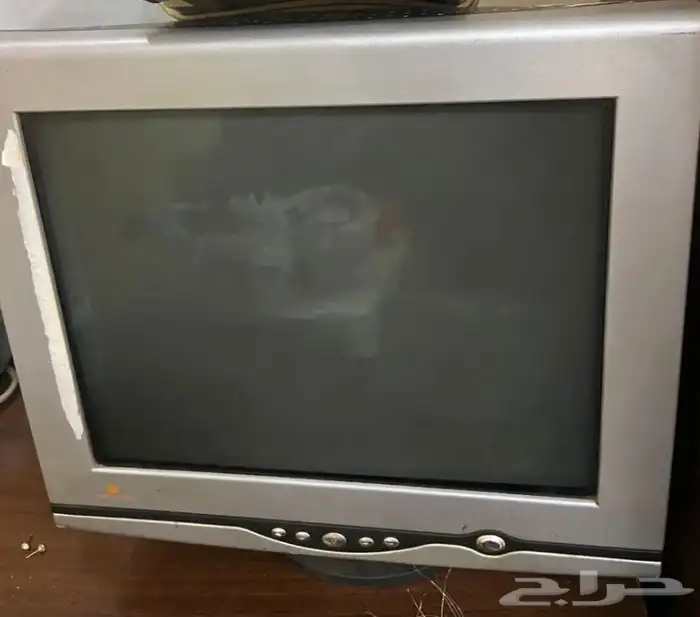 لمبات كوليدر مياه جالون ترابيزه طاولة خشب شاشة كمبيوتر شاشة 17