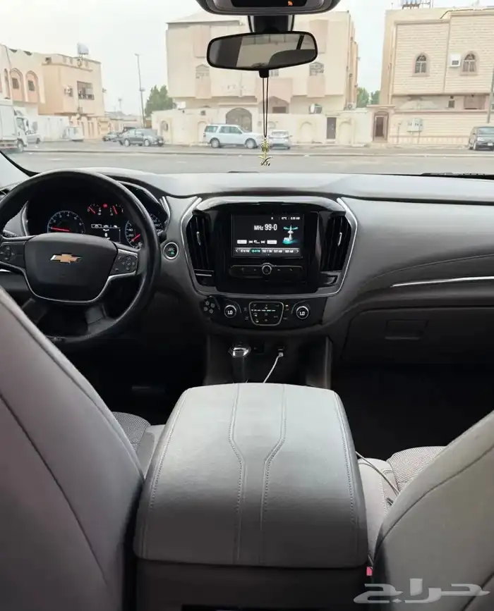 ترافيس للبيع 3