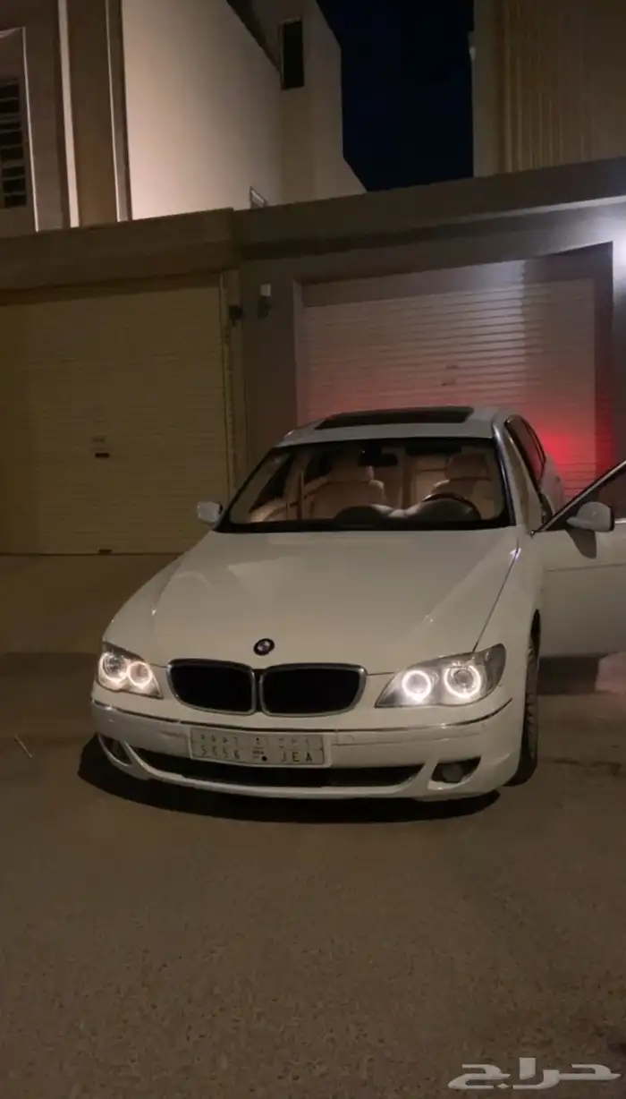 بي ام دبليو 2008 V8 قير مكينه شرط الممشئ 400الف 2