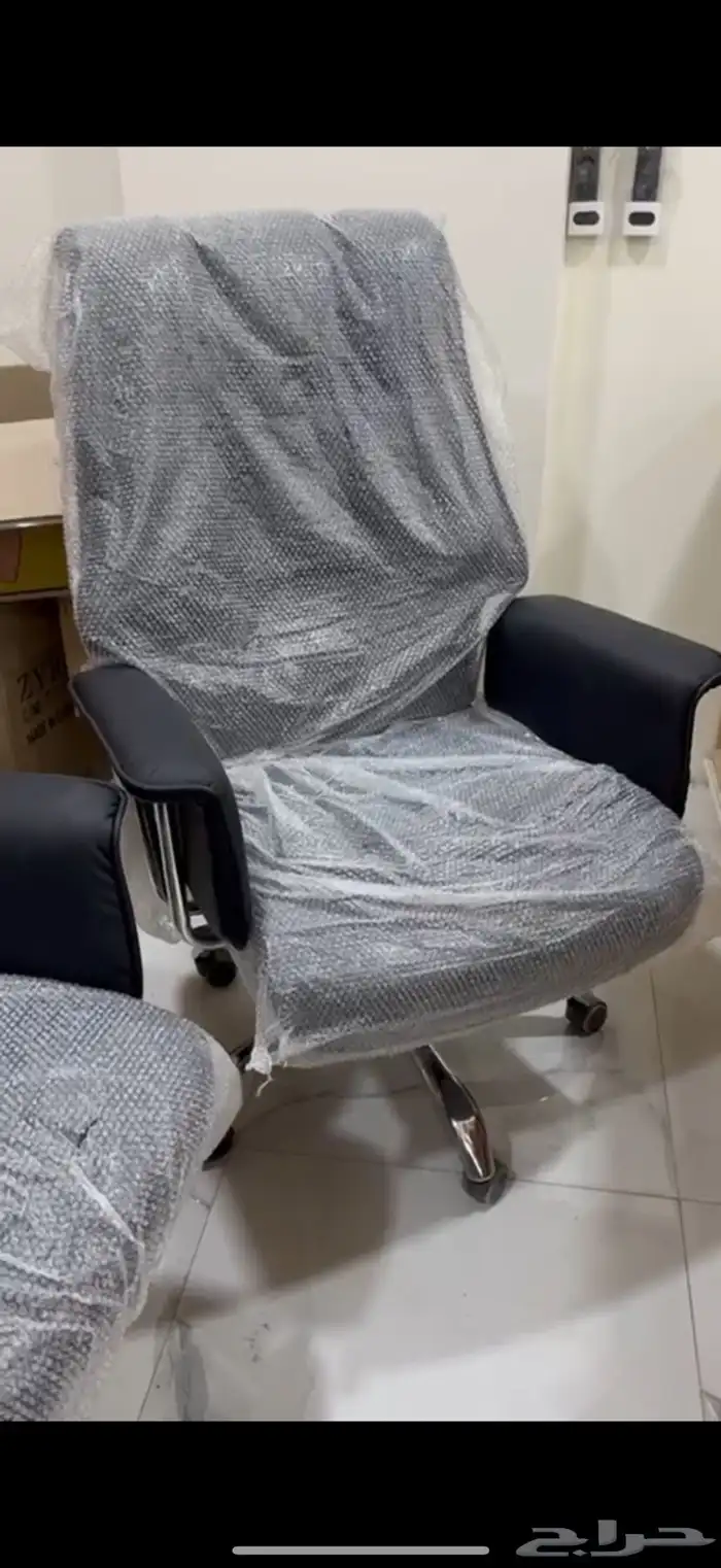للبيع كراسي مكتبية فخمة 10