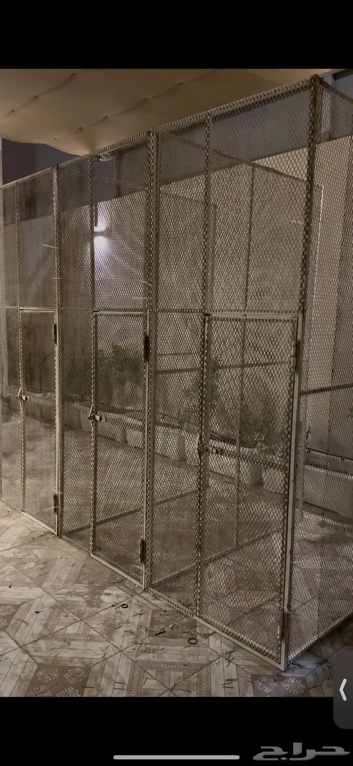عشه طيور زاويه شبك بقلاوه فتح صغيره جدا  تنفع لجميع الطيور 0
