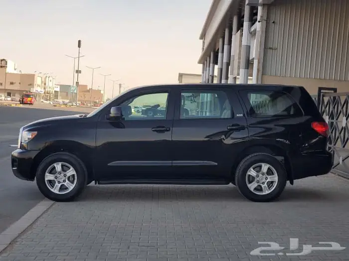 تويوتا سيكويا V8 م. 2012 5