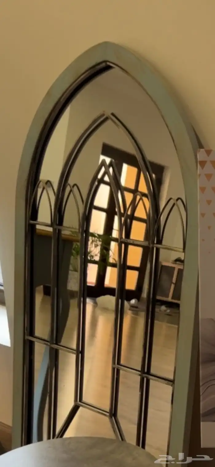 كنب ومرايا 0