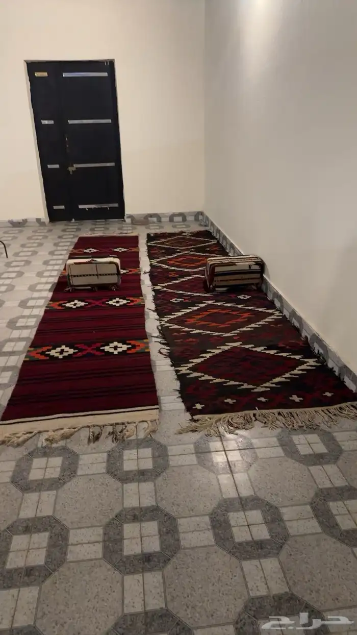 مدات صوف شغل يدوي طول 4 متر و العرض 1 نظيفه شرط 2