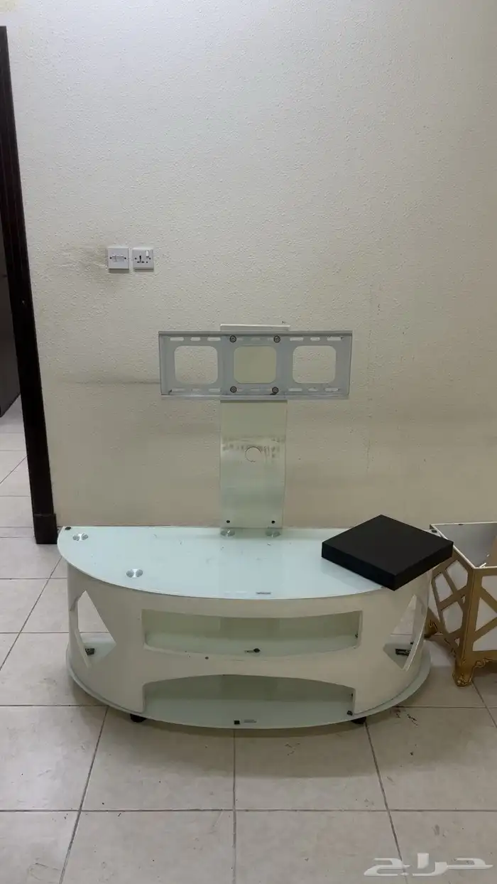 دولاب ملابس كبير ونظيف 0