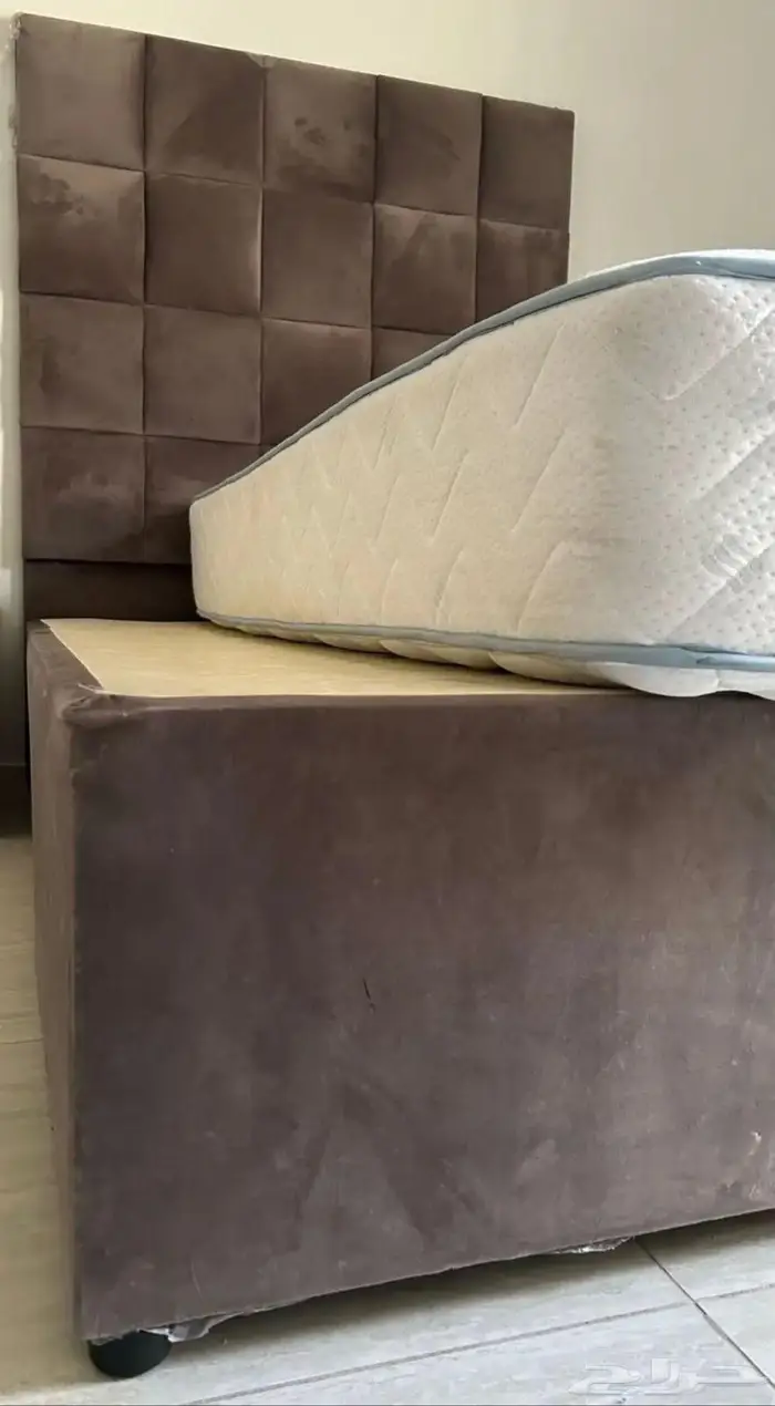 سرير كوين مخمل 0