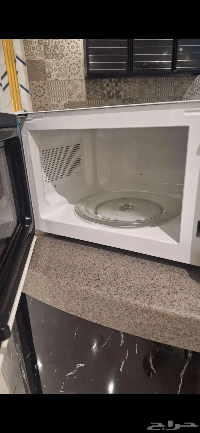 Microwave Oven in Good condition 3