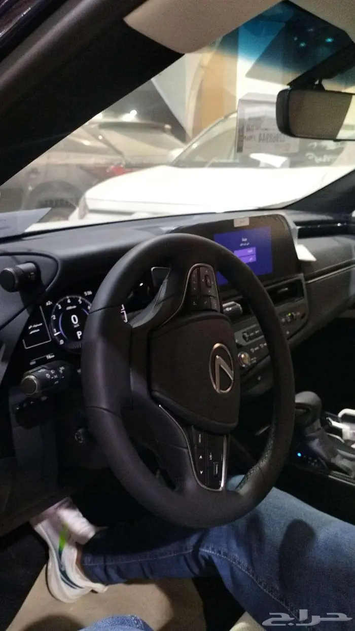 لكزس ES250 موديل 2025 الفئة AA سعودي 4