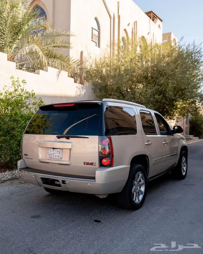 GMC Yukon Denali جمس يوكن دينالي 2011 3