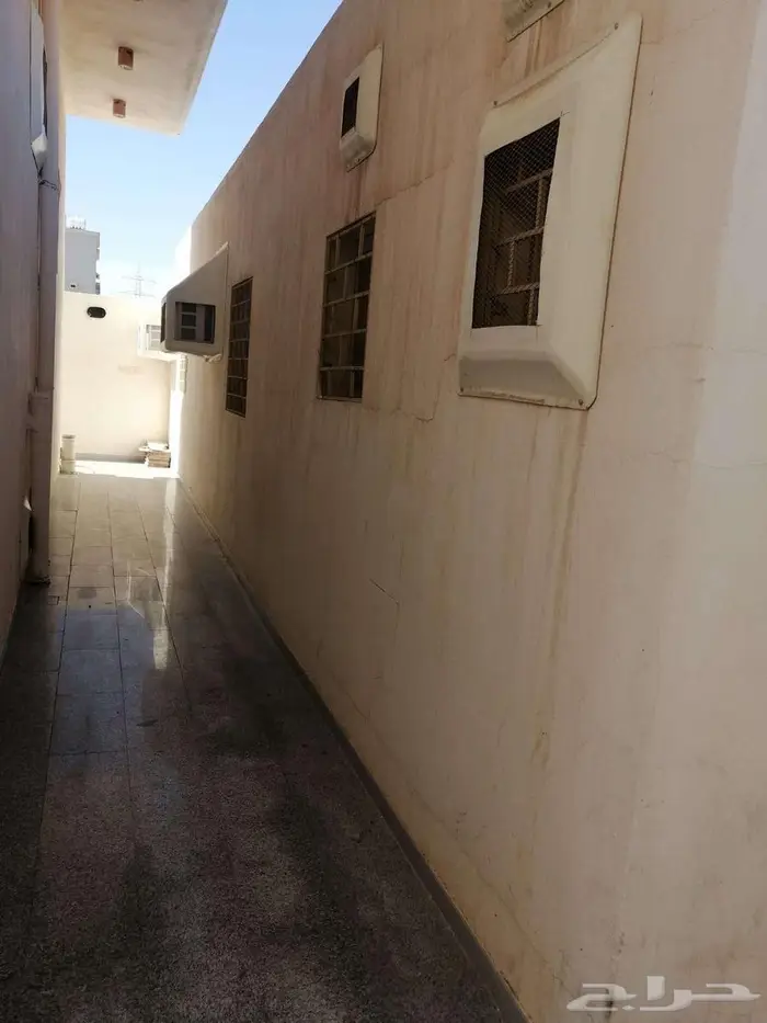 عمارة للبيع 7 شقق وملحق ب التلال 4