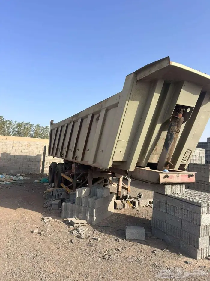 للبيع   صناديق قلاب   وايت ماء بحالة ممتازة 2