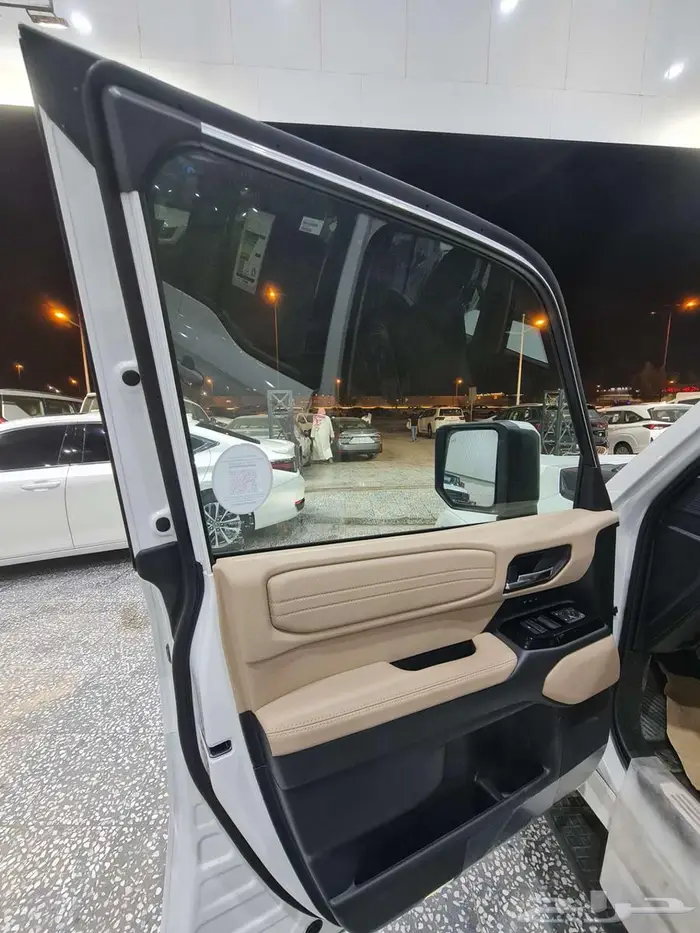 تويوتا برادو VXL3 موديل 2025 9