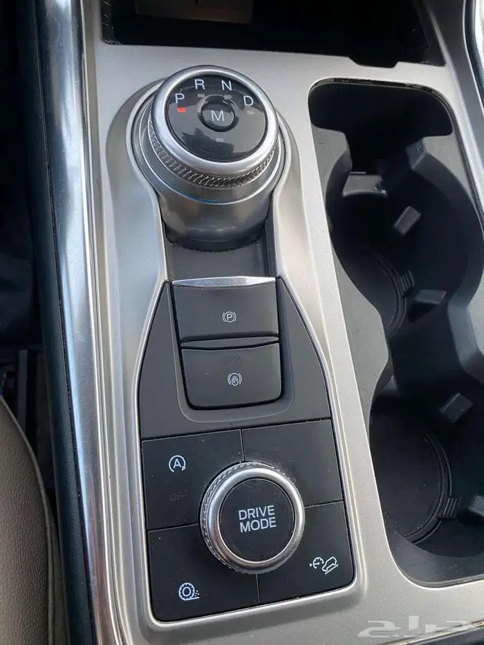 Ford Explorer XLT 2020   Full Option   Excellent Condition 9
