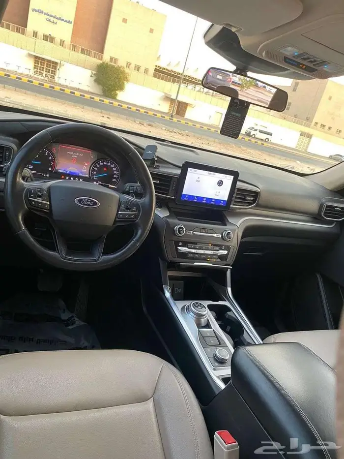 Ford Explorer XLT 2020   Full Option   Excellent Condition 13