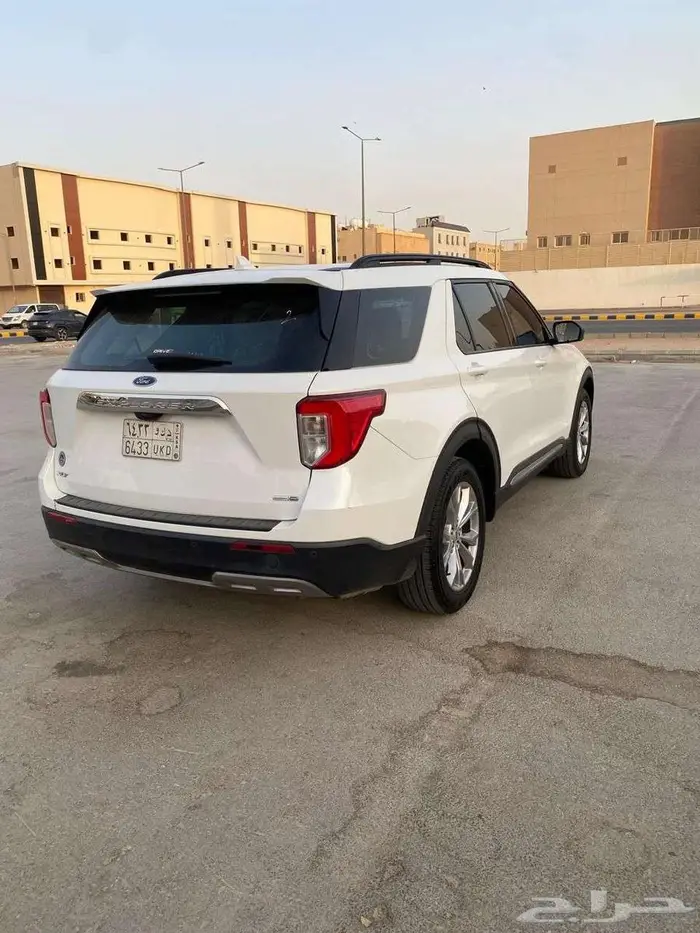 Ford Explorer XLT 2020   Full Option   Excellent Condition 1