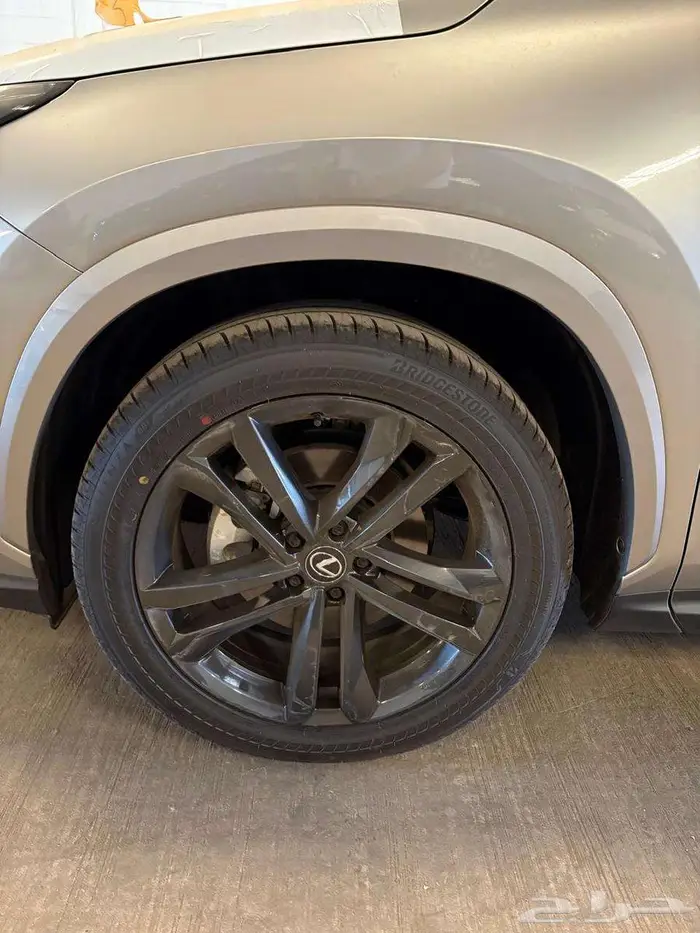 لكزس NX350 ستاندر هايبرد 2025 5