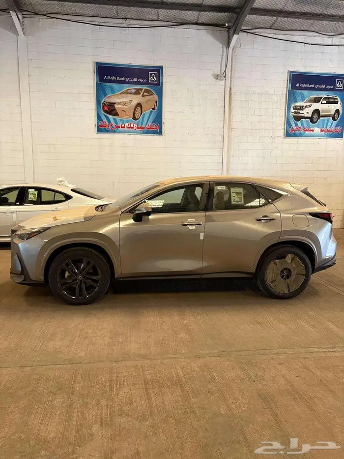 لكزس NX350 ستاندر هايبرد 2025 1