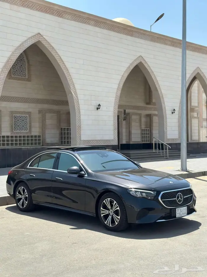 مرسيدس E 200 2024 23