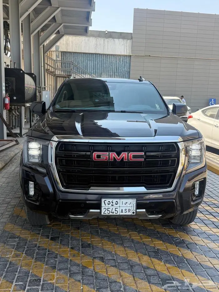 جمس يوكن 2023 SLE اللون رمادي 3
