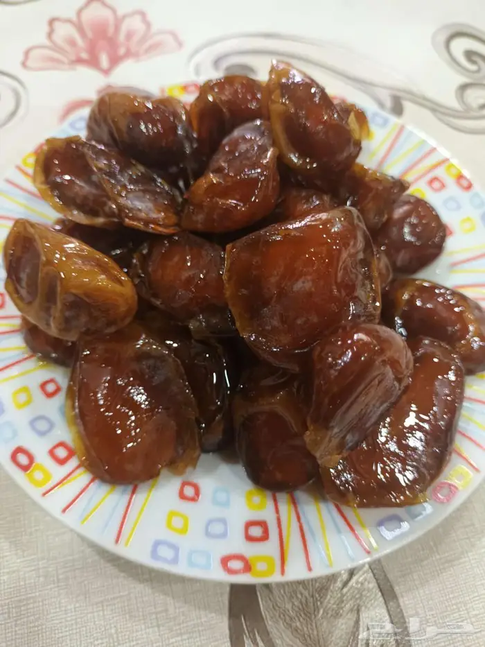 تمر خلاص فاخر كبس يدوي 1