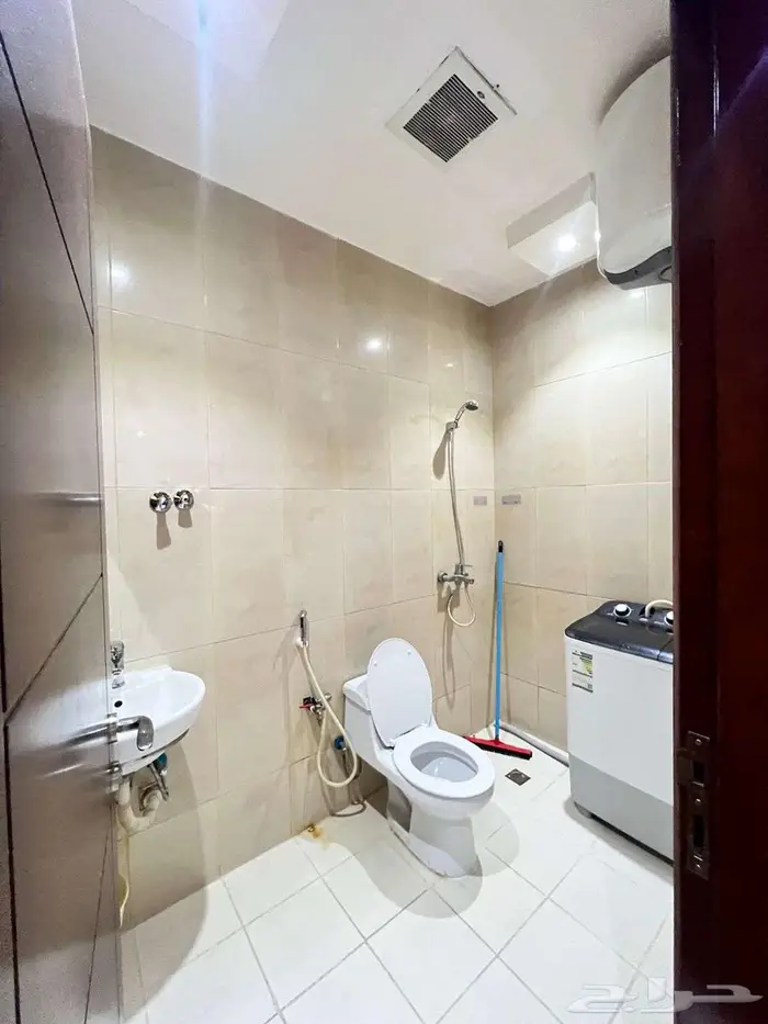 للايجار شقة عوائل موثثة حي المونسية   عرض رقم D1318 3